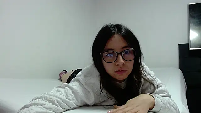 Maggie_Fox3's cam snapshot