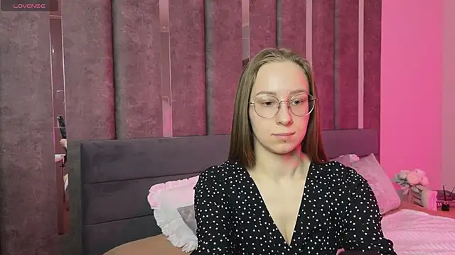 LillAlice's cam snapshot