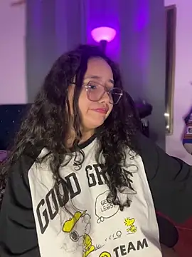 CurlyGirl_1's cam snapshot