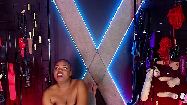 MrEbonybdsm's cam snapshot