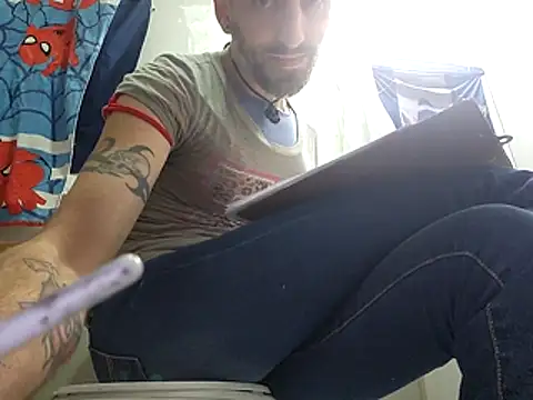 Bi_curious86's cam snapshot