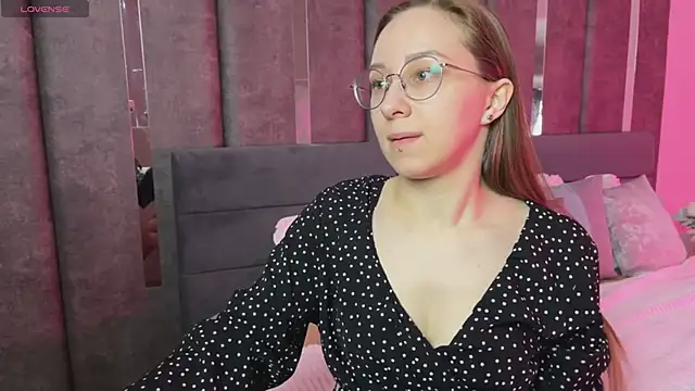 LillAlice's cam snapshot