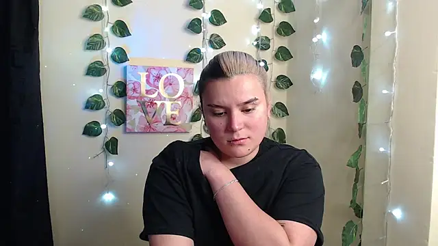 Nika_1_'s cam snapshot