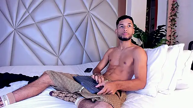 Thiagoferreti live sex cam