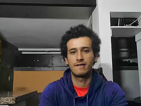 talktome4's cam snapshot