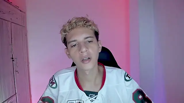 tylernova live sex cam