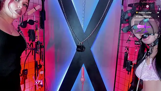 MissScarlet_Ela_bdsm's cam snapshot