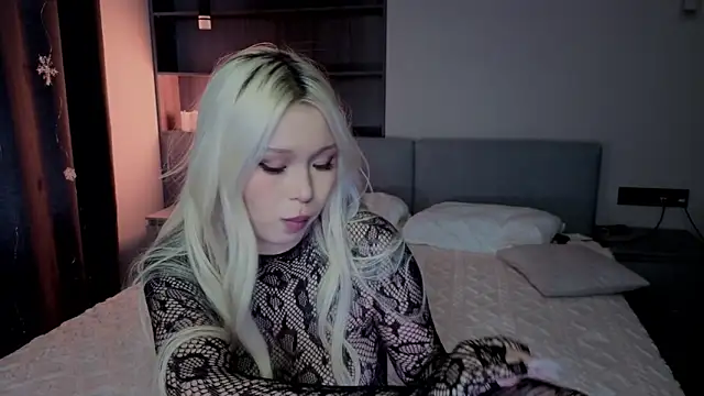 RileyMee's cam snapshot