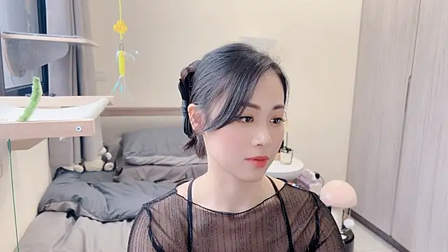 BabyOneDaily's cam snapshot