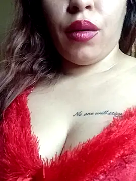 Zouzou_sexy's cam snapshot