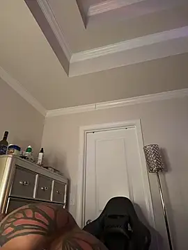 butterflybootyy live sex cam