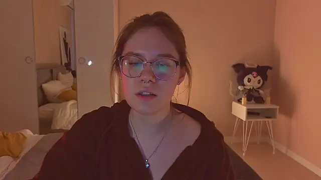 Mia_Luw's cam snapshot