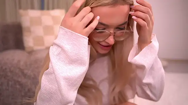 KylieJoyce's cam snapshot