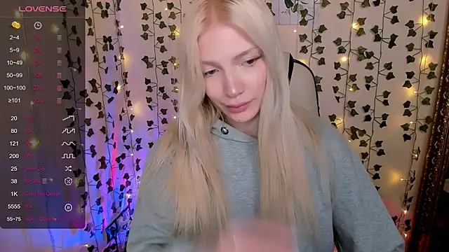 AnyaTaylor_'s cam snapshot