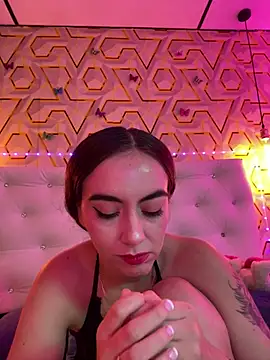 MelanyyJhonson15's cam snapshot