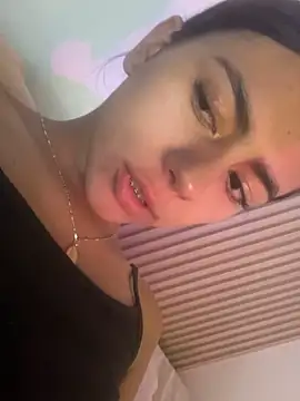 Lilybeeth live sex cam