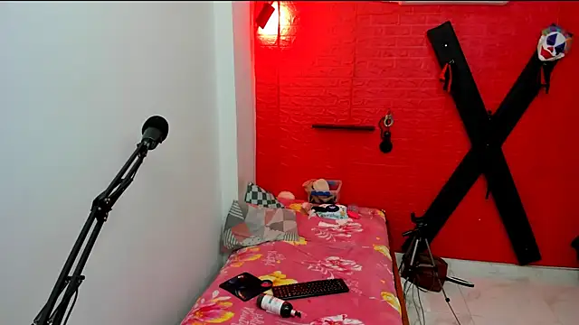 bdsmforever18's cam snapshot