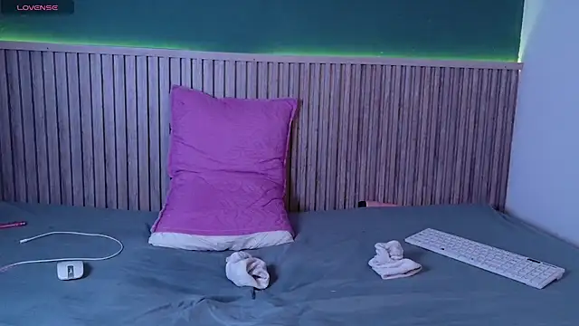 CharlotteAnal live sex cam