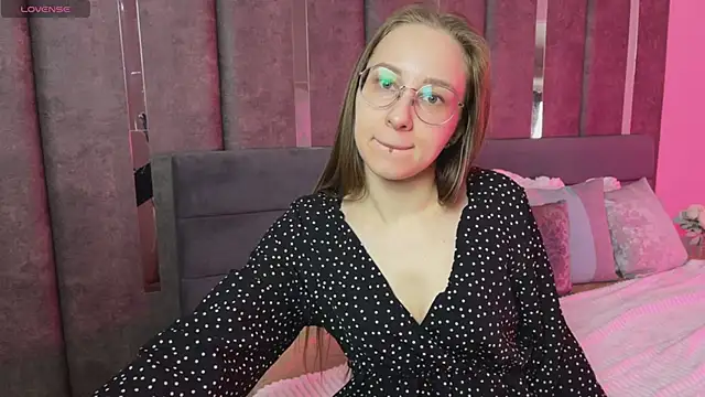 LillAlice's cam snapshot