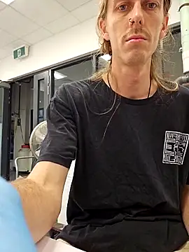 longest_drink_in_town's cam snapshot