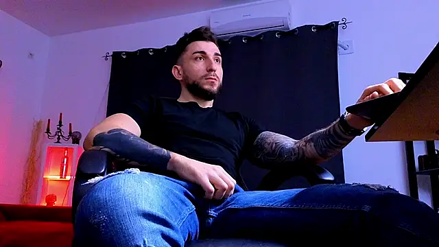 MightyAaron66's cam snapshot