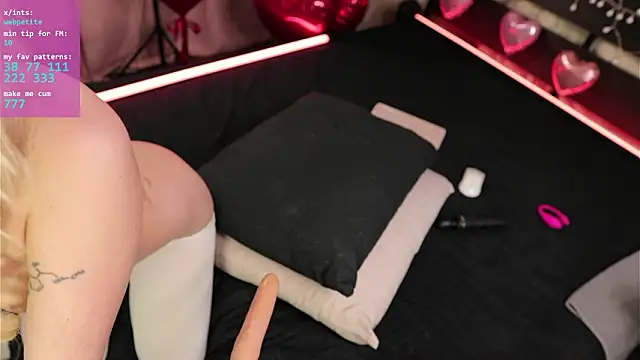webpetite live sex cam