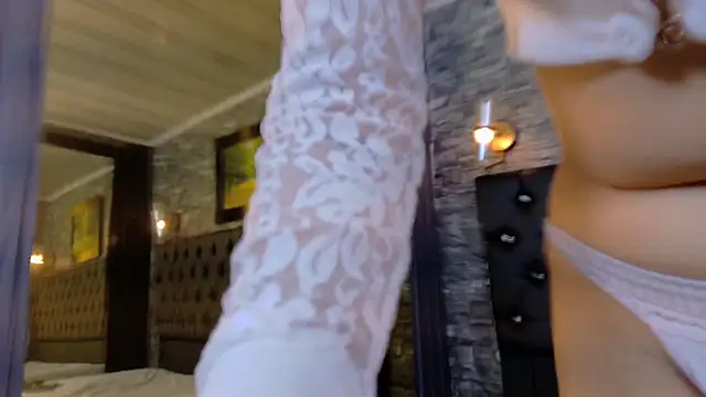 KittyLatina_02's cam snapshot