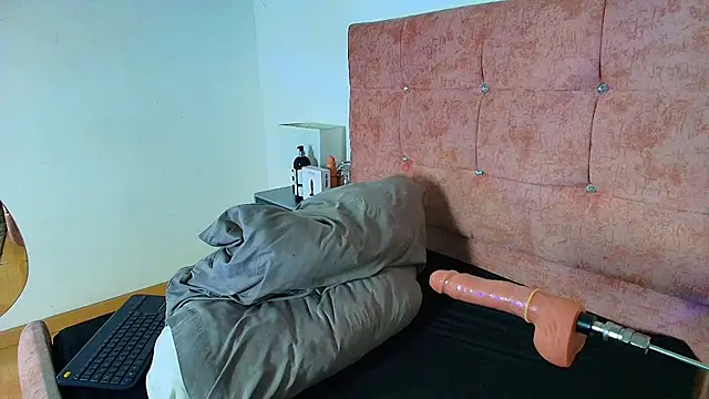 Ethan_Briggs_'s cam snapshot