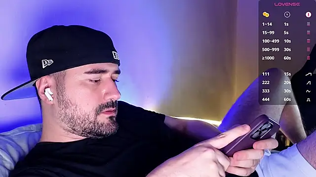 DominantTheo's cam snapshot