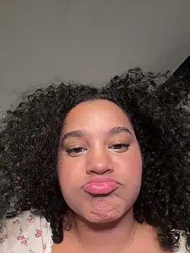 Lucy_wilson5 live sex cam