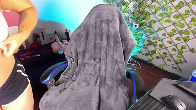 Amy_hoy69 live sex cam