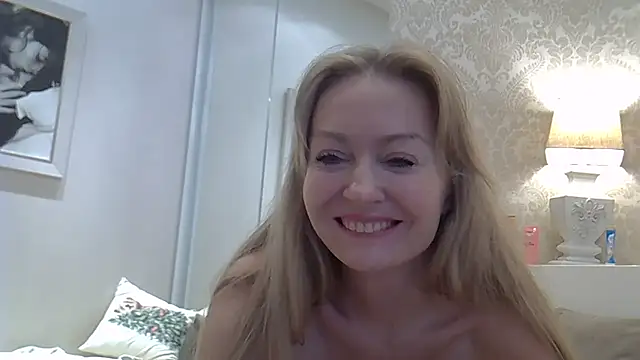 ZarinaSwift's cam snapshot