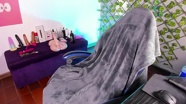 Amy_hoy69's cam snapshot