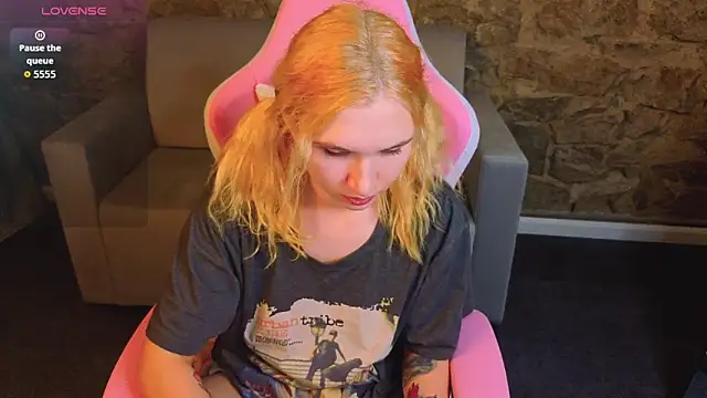 Iron_Adele's cam snapshot