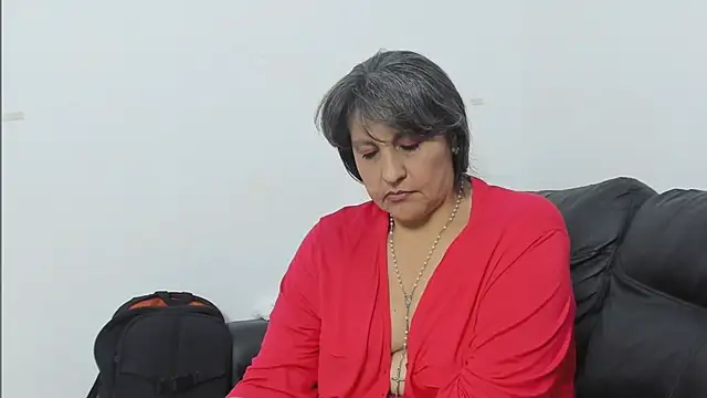 merlyna_goldens's cam snapshot