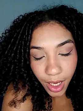 CurlyBitch's cam snapshot