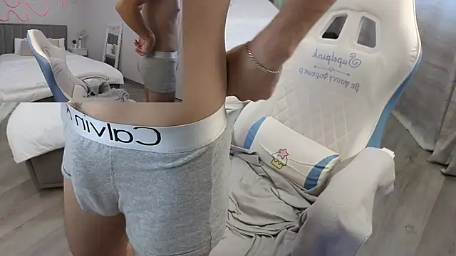 MoonlinSkinn live sex cam