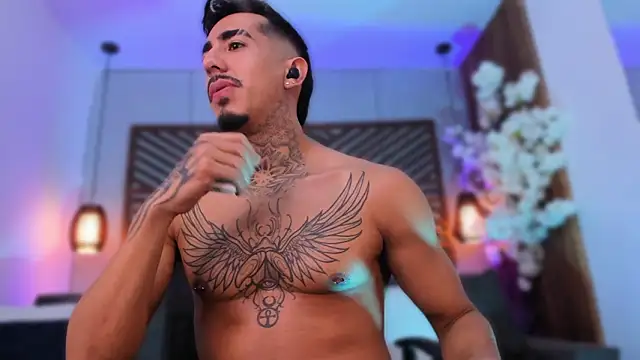 Donovan_Desmond's cam snapshot