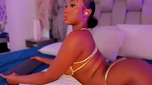 ChaynnaCooper's cam snapshot