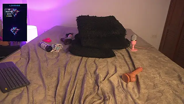 noah_0814's cam snapshot