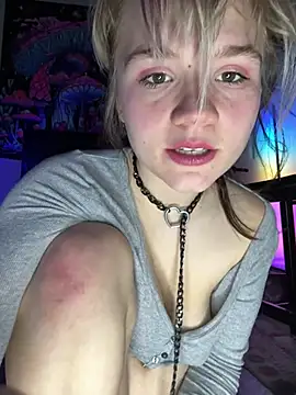 Cutiepiespanks's cam snapshot