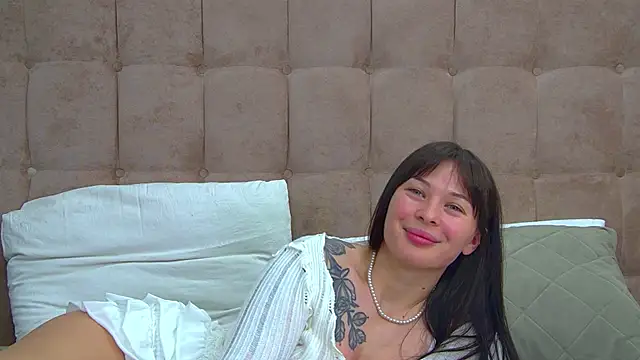 AlexandraBloom's cam snapshot