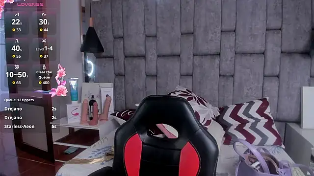 Maitebigboobs's cam snapshot