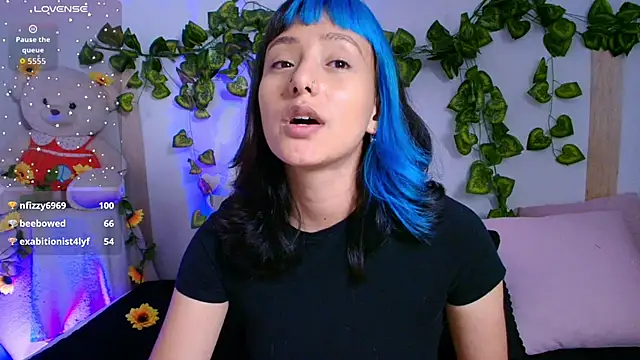 tati_cardenas's cam snapshot