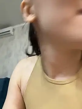 LuxBrunette_'s cam snapshot