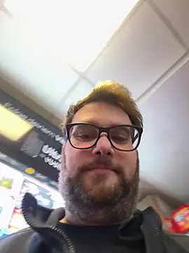 Dominic2295 live sex cam