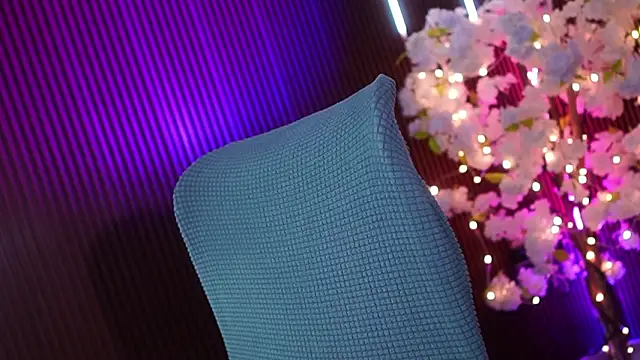 xxforyoureyesonlyxx live sex cam