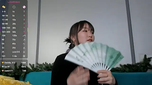 AdrianSpore's cam snapshot