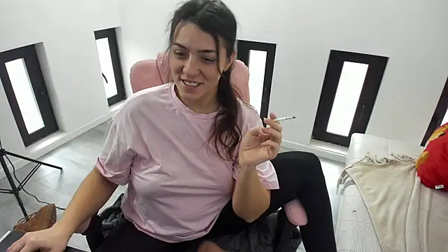 Dyana_Kaylinn's cam snapshot