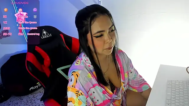 hillarybigboobs's cam snapshot